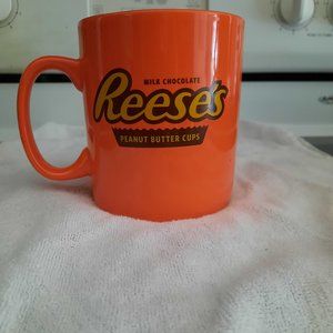 Reese' 32 Oz coffee mug